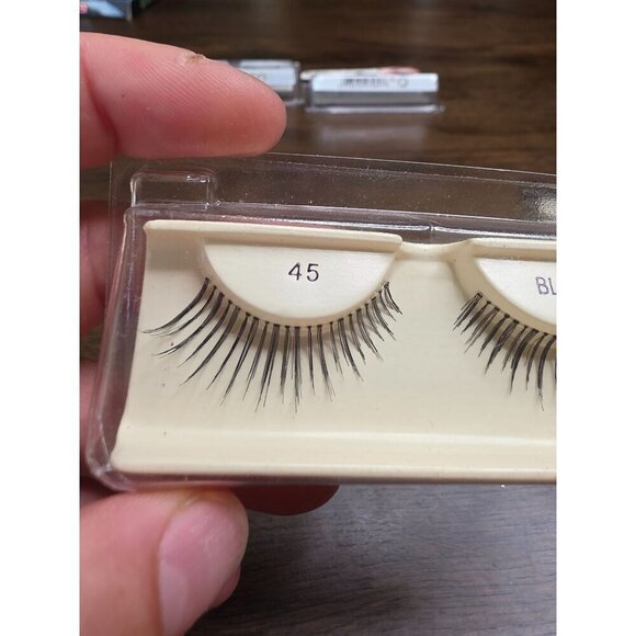 Ardel New Eyelash Extension Bundle of 6 with Different Styles - Picture 11 of 16